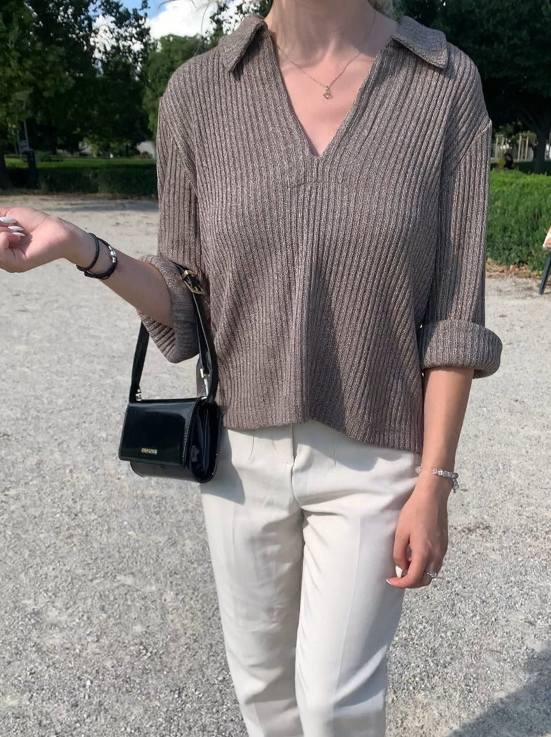 Gerippter Strickpullover mit Kragen